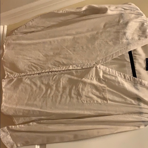 Button up - Picture 1 of 2